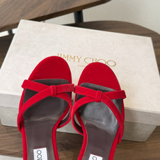 Jimmy Choo 26ss 春夏 系列JC新款 高跟拖鞋 凉鞋模糊鞋履与珠宝配饰之间的界线 鲜明 J Jimmy Choo 26ss 春夏 系列JC新款 高跟拖鞋 凉鞋模糊鞋履与珠宝配饰之间的界线 鲜明 J