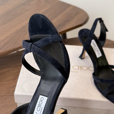 Jimmy Choo 26ss 春夏 系列JC新款 高跟拖鞋 凉鞋模糊鞋履与珠宝配饰之间的界线 鲜明 J Jimmy Choo 26ss 春夏 系列JC新款 高跟拖鞋 凉鞋模糊鞋履与珠宝配饰之间的界线 鲜明 J