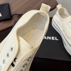 Chanel香奈儿26ss 饼干帆布鞋 鞋 开发了几个月最高版本终于出来了 专柜顶级休闲款运动鞋这款经典 Chanel香奈儿26ss 饼干帆布鞋 鞋 开发了几个月最高版本终于出来了 专柜顶级休闲款运动鞋这款经典
