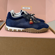 Miu Miu 26ss 新色 春夏新款走秀MiuMiu 玛丽珍款德训 休闲鞋 秀场工艺来自Miu M Miu Miu 26ss 新色 春夏新款走秀MiuMiu 玛丽珍款德训 休闲鞋 秀场工艺来自Miu M