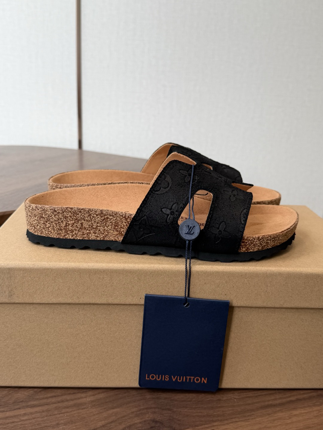 Birkenstock x 联名Lv 情侣款 系列 这两个品牌刚出联名我就心动了代购找很久才买到货，真的
