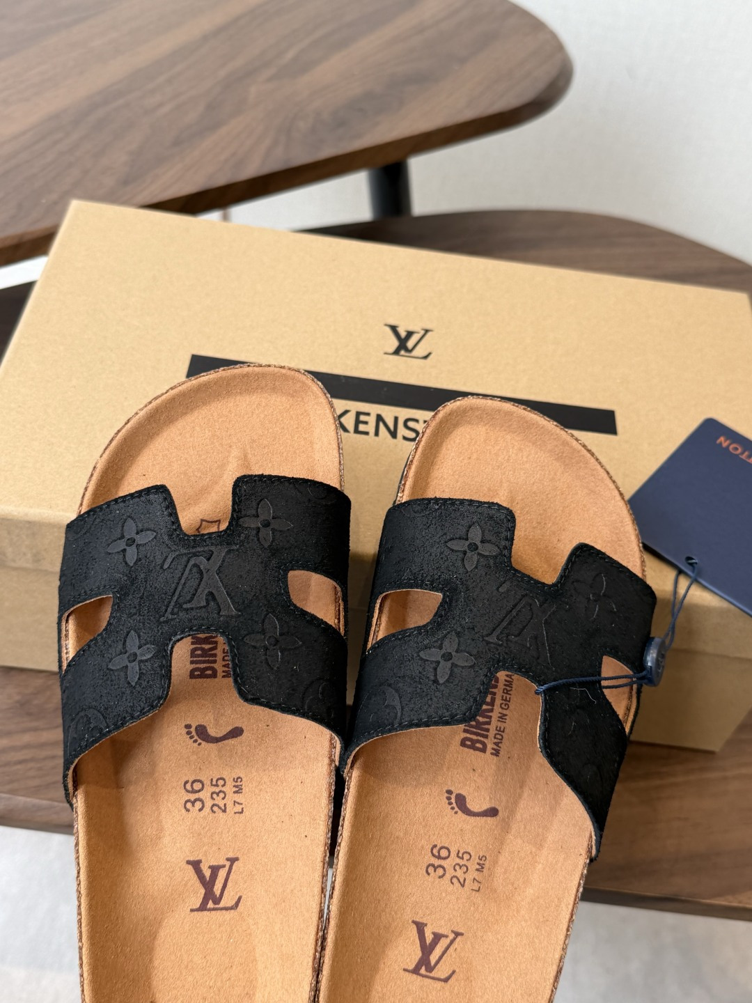 Birkenstock x 联名Lv 情侣款 系列 这两个品牌刚出联名我就心动了代购找很久才买到货，真的