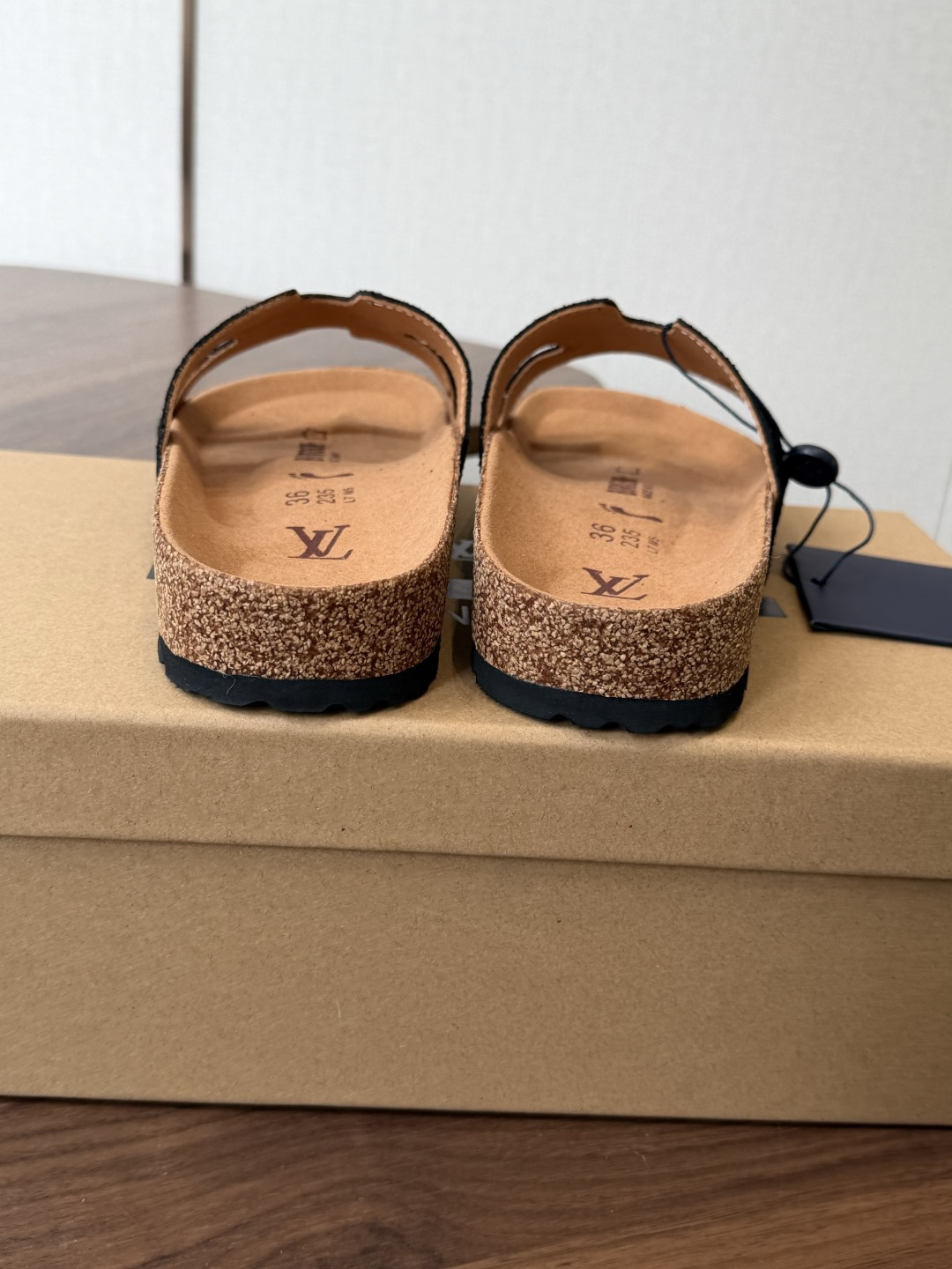 Birkenstock x 联名Lv 情侣款 系列 这两个品牌刚出联名我就心动了代购找很久才买到货，真的