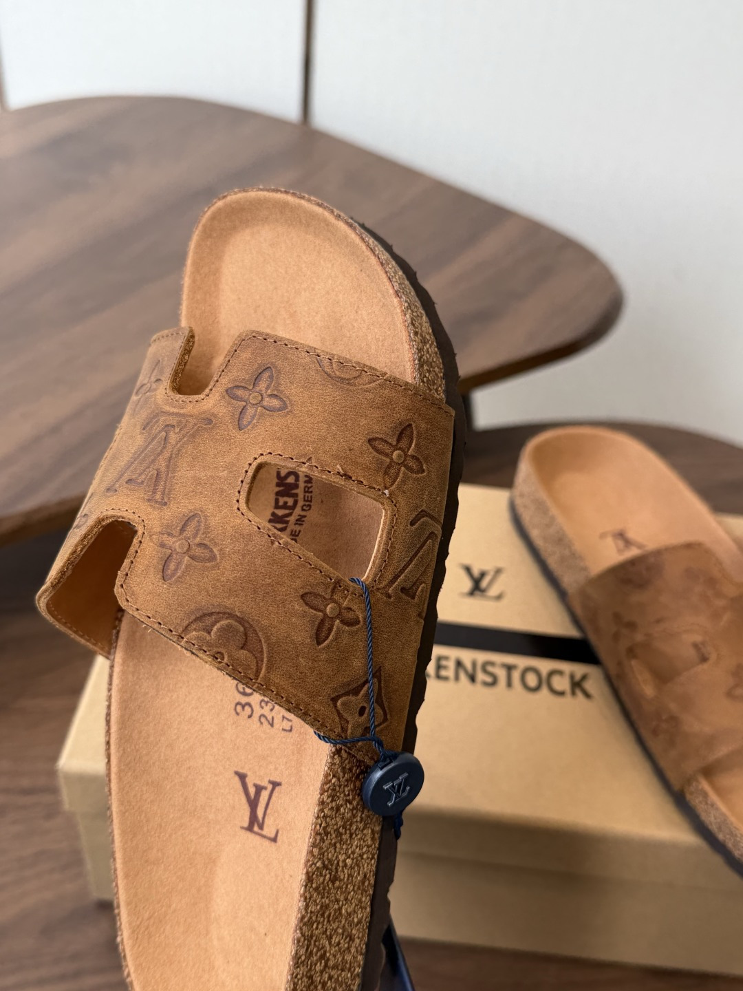 Birkenstock x 联名Lv 情侣款 系列 这两个品牌刚出联名我就心动了代购找很久才买到货，真的
