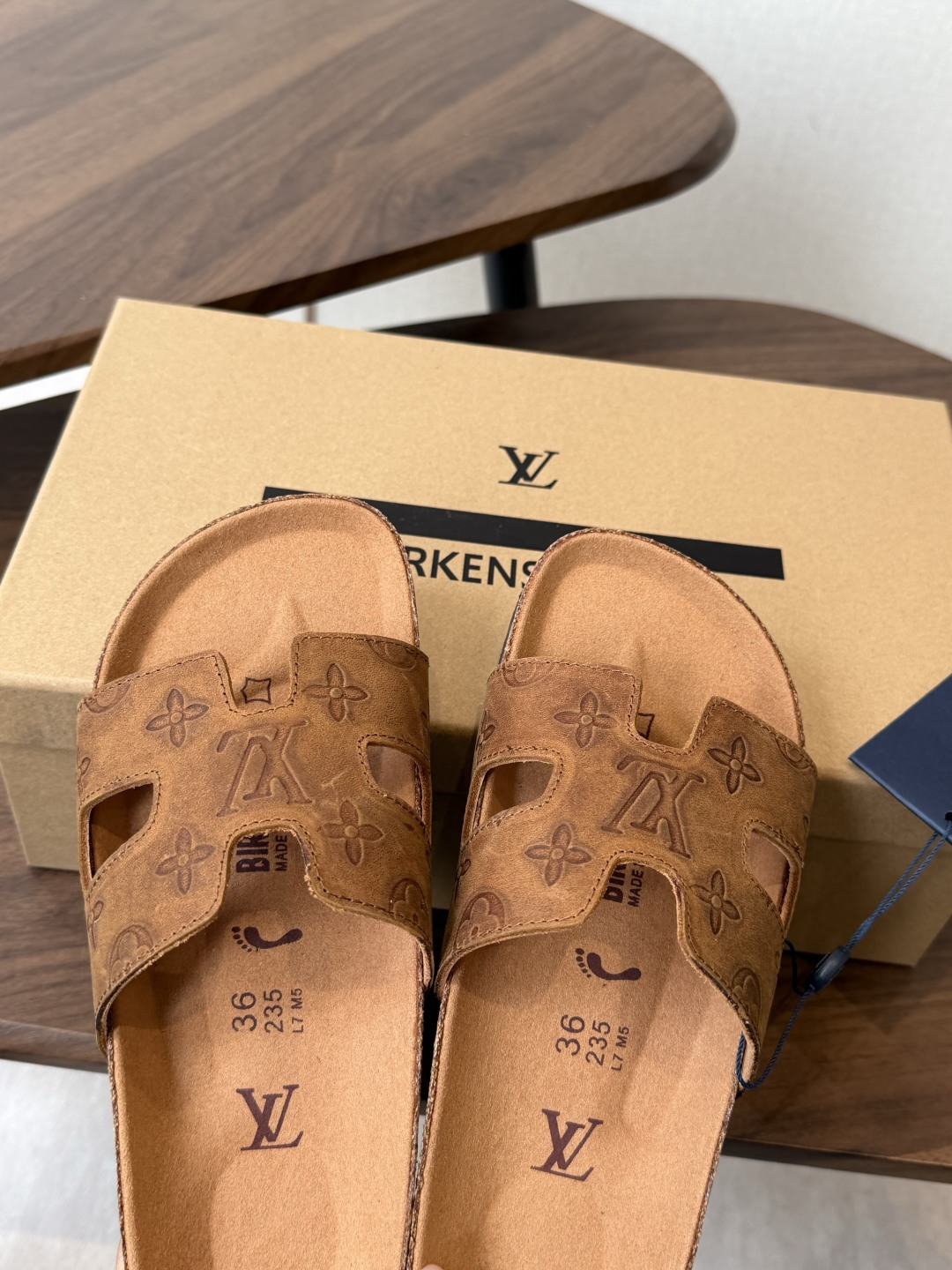Birkenstock x 联名Lv 情侣款 系列 这两个品牌刚出联名我就心动了代购找很久才买到货，真的