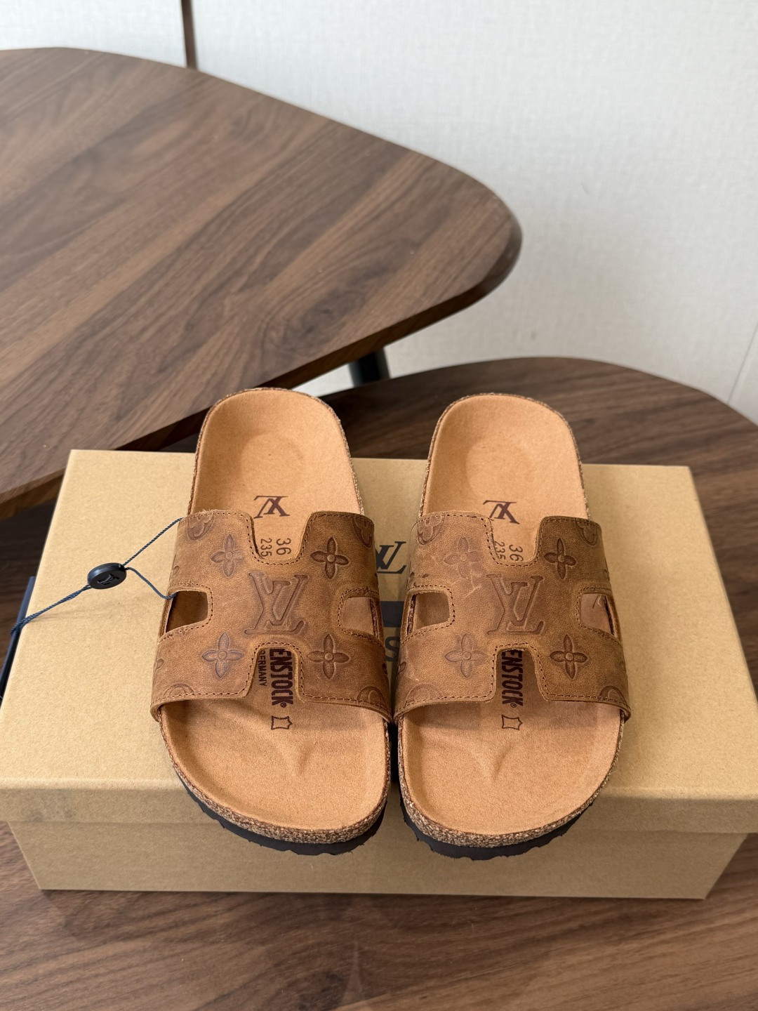 Birkenstock x 联名Lv 情侣款 系列 这两个品牌刚出联名我就心动了代购找很久才买到货，真的