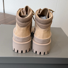 男款+20BALENCIAGA 巴黎世家 26ss 秋冬新款系带马丁靴复古擦色做旧松糕厚底短靴! 看着硬 男款+20BALENCIAGA 巴黎世家 26ss 秋冬新款系带马丁靴复古擦色做旧松糕厚底短靴! 看着硬