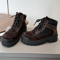 男款+20BALENCIAGA 巴黎世家 26ss 秋冬新款系带马丁靴复古擦色做旧松糕厚底短靴! 看着硬 男款+20BALENCIAGA 巴黎世家 26ss 秋冬新款系带马丁靴复古擦色做旧松糕厚底短靴! 看着硬