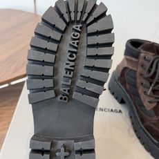 男款+20BALENCIAGA 巴黎世家 26ss 秋冬新款系带马丁靴复古擦色做旧松糕厚底短靴! 看着硬 男款+20BALENCIAGA 巴黎世家 26ss 秋冬新款系带马丁靴复古擦色做旧松糕厚底短靴! 看着硬