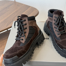 男款+20BALENCIAGA 巴黎世家 26ss 秋冬新款系带马丁靴复古擦色做旧松糕厚底短靴! 看着硬 男款+20BALENCIAGA 巴黎世家 26ss 秋冬新款系带马丁靴复古擦色做旧松糕厚底短靴! 看着硬