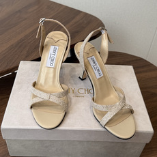 Jimmy Choo 26ss 春夏 系列JC新款 高跟拖鞋 凉鞋模糊鞋履与珠宝配饰之间的界线 鲜明 J Jimmy Choo 26ss 春夏 系列JC新款 高跟拖鞋 凉鞋模糊鞋履与珠宝配饰之间的界线 鲜明 J