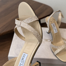 Jimmy Choo 26ss 春夏 系列JC新款 高跟拖鞋 凉鞋模糊鞋履与珠宝配饰之间的界线 鲜明 J Jimmy Choo 26ss 春夏 系列JC新款 高跟拖鞋 凉鞋模糊鞋履与珠宝配饰之间的界线 鲜明 J