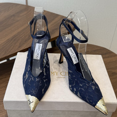Jimmy Choo jc 周仰杰 新款蕾丝高跟鞋,这对复古小蕾丝,绝对是鞋柜C位的不二之选!它不只 Jimmy Choo jc 周仰杰 新款蕾丝高跟鞋,这对复古小蕾丝,绝对是鞋柜C位的不二之选!它不只