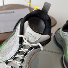 Balen&ciaga 新款情侣款老爹鞋对于热衷鞋文化的朋友们来说 必然知道这指的是巴黎世家了!把原有时 Balen&ciaga 新款情侣款老爹鞋对于热衷鞋文化的朋友们来说 必然知道这指的是巴黎世家了!把原有时