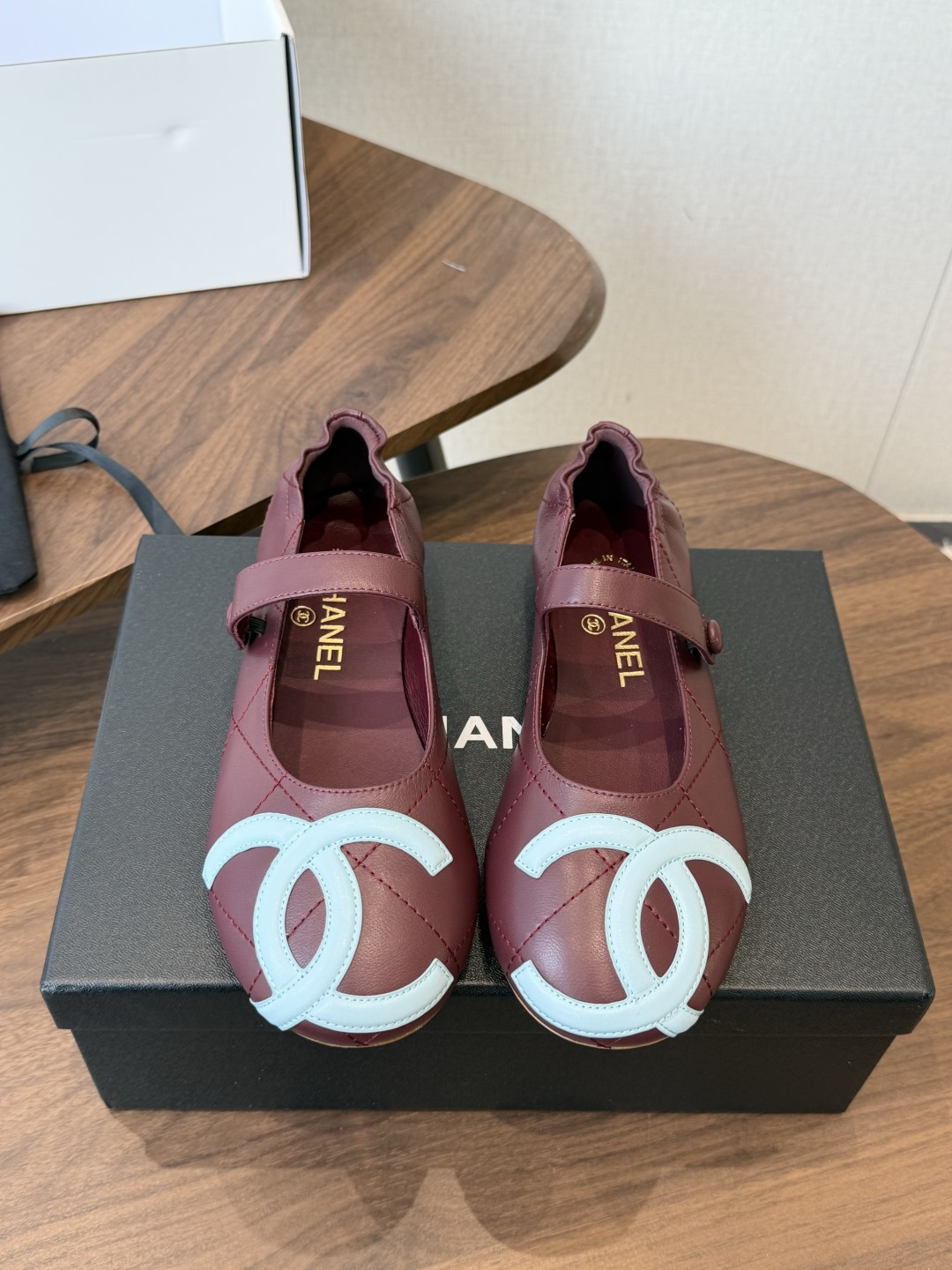 Chanel26ss夏季新款玛丽珍平底单鞋经典菱格纹皮革搭配标志性双C饰件，复古玛丽珍鞋型自带优雅滤镜，