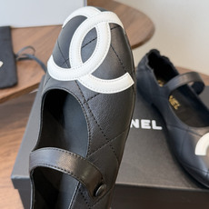 Chanel26ss夏季新款玛丽珍平底单鞋经典菱格纹皮革搭配标志性双C饰件,复古玛丽珍鞋型自带优雅滤镜, Chanel26ss夏季新款玛丽珍平底单鞋经典菱格纹皮革搭配标志性双C饰件,复古玛丽珍鞋型自带优雅滤镜,