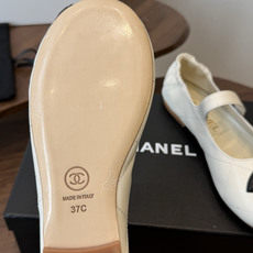 Chanel26ss夏季新款玛丽珍平底单鞋经典菱格纹皮革搭配标志性双C饰件,复古玛丽珍鞋型自带优雅滤镜, Chanel26ss夏季新款玛丽珍平底单鞋经典菱格纹皮革搭配标志性双C饰件,复古玛丽珍鞋型自带优雅滤镜,