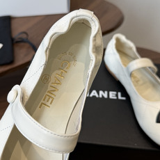 Chanel26ss夏季新款玛丽珍平底单鞋经典菱格纹皮革搭配标志性双C饰件,复古玛丽珍鞋型自带优雅滤镜, Chanel26ss夏季新款玛丽珍平底单鞋经典菱格纹皮革搭配标志性双C饰件,复古玛丽珍鞋型自带优雅滤镜,