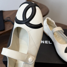 Chanel26ss夏季新款玛丽珍平底单鞋经典菱格纹皮革搭配标志性双C饰件,复古玛丽珍鞋型自带优雅滤镜, Chanel26ss夏季新款玛丽珍平底单鞋经典菱格纹皮革搭配标志性双C饰件,复古玛丽珍鞋型自带优雅滤镜,