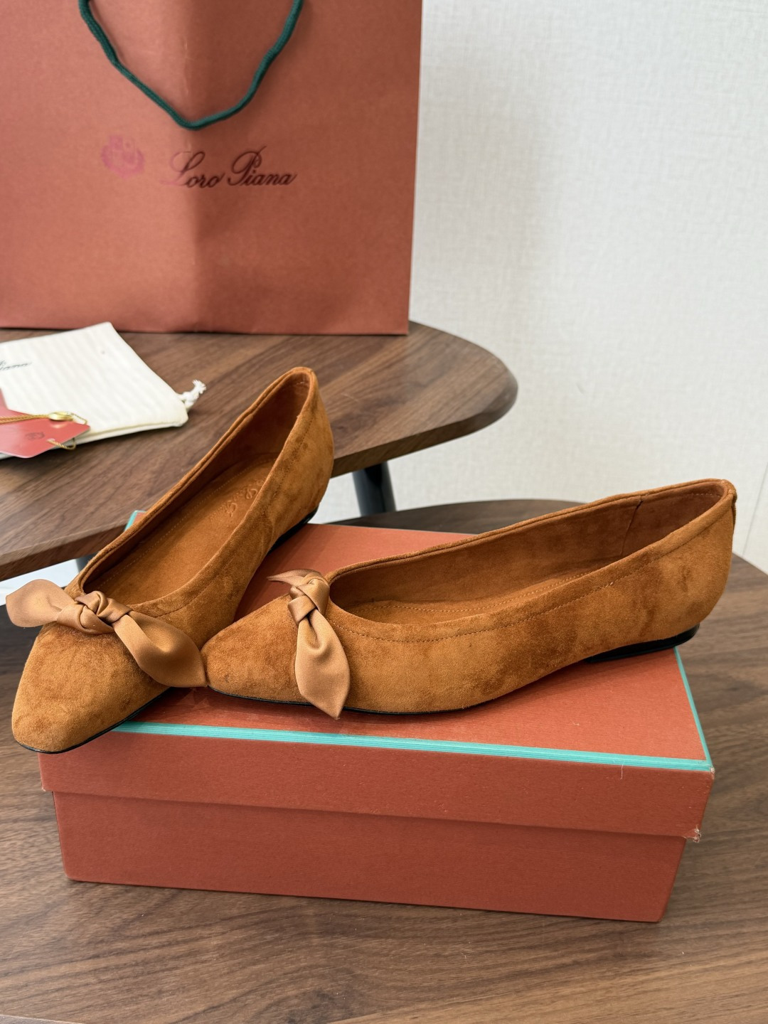 Loro Piana/ LP  春夏新款 经典绝美 复古平底单鞋 极简主义风格，复古又级！ 简约又大气，