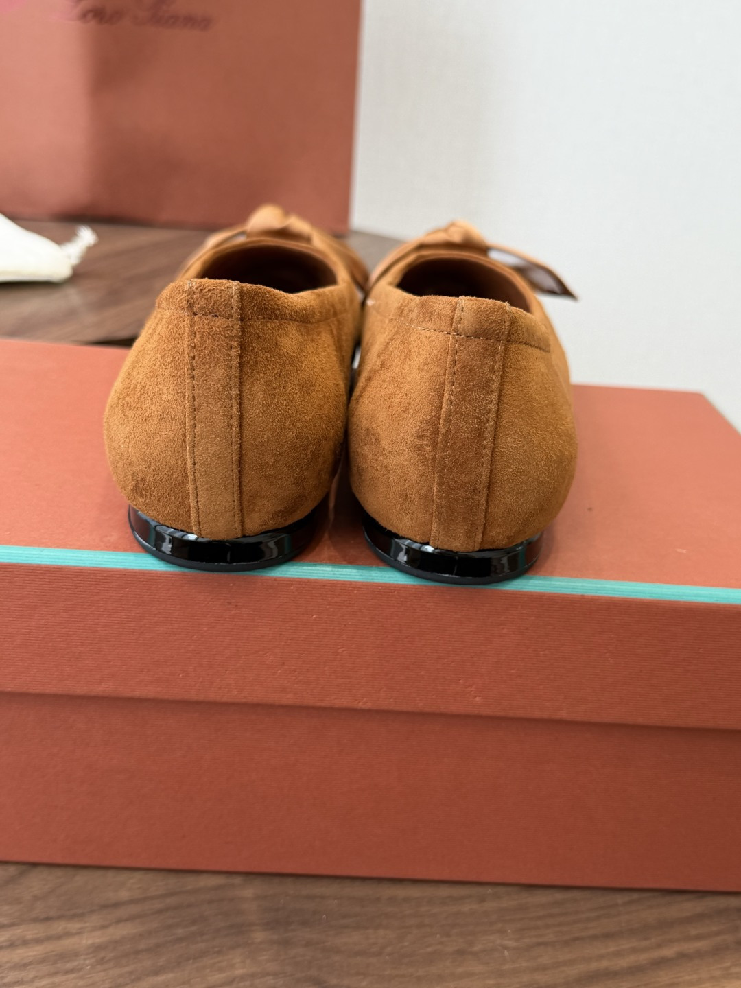 Loro Piana/ LP  春夏新款 经典绝美 复古平底单鞋 极简主义风格，复古又级！ 简约又大气，
