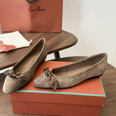 Loro Piana/ LP 春夏新款 经典绝美 复古平底单鞋 极简主义风格,复古又级! 简约又大气, Loro Piana/ LP 春夏新款 经典绝美 复古平底单鞋 极简主义风格,复古又级! 简约又大气,