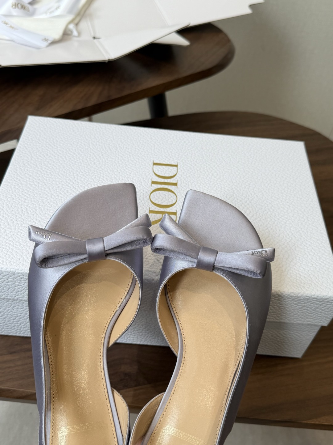 莞产迪奥 Dior 26ss 新色 新元素MISS DIOR 春夏新款方头蝴蝶结拖鞋刺绣、丝绸元素 方头