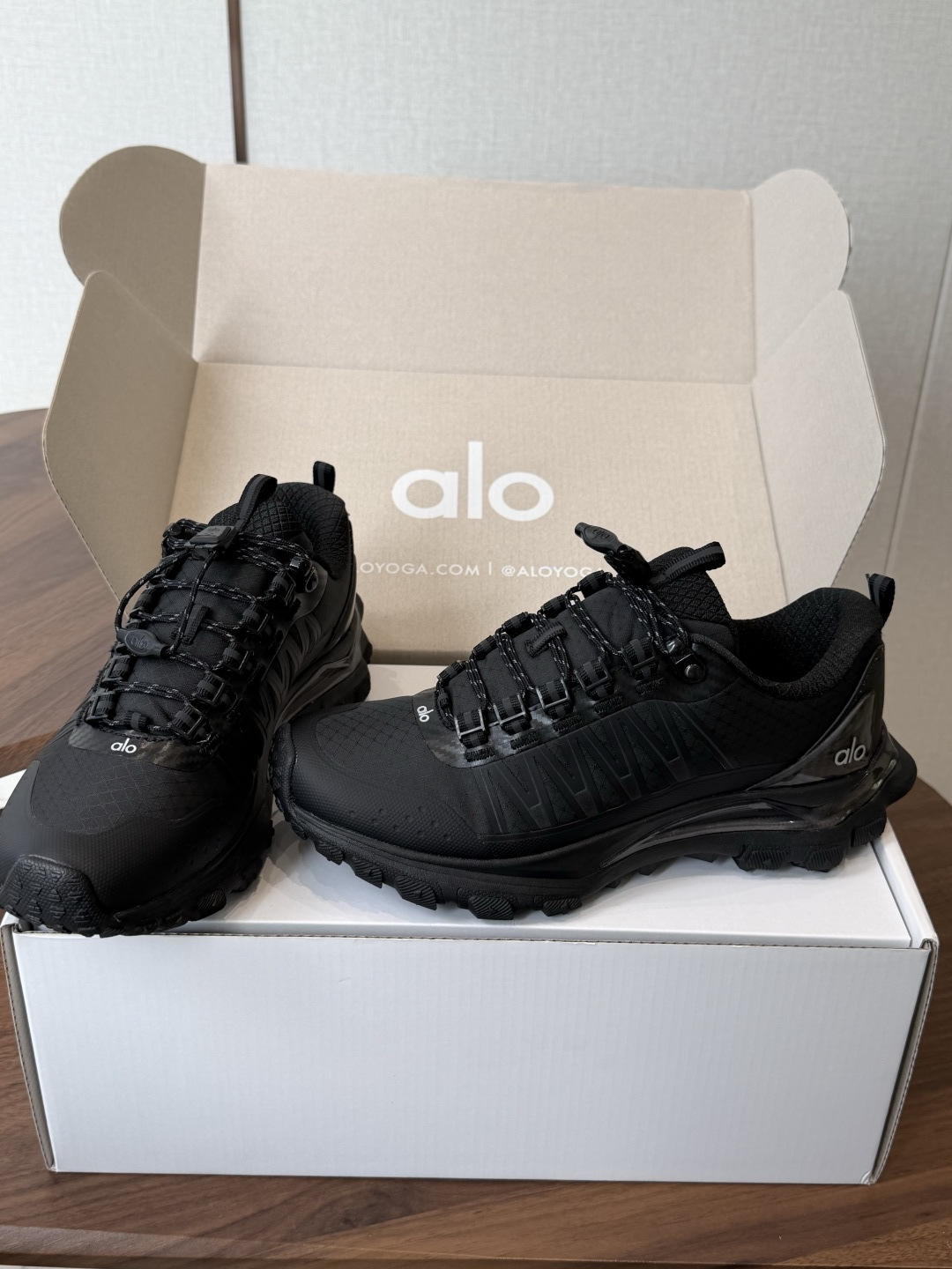 alo26ss 春夏新款 厚底舒适 情侣款 休闲 运动跑步瑜伽鞋alo比耐克更懂女生!上脚超级百搭!而且 alo26ss 春夏新款 厚底舒适 情侣款 休闲 运动跑步瑜伽鞋alo比耐克更懂女生!上脚超级百搭!而且