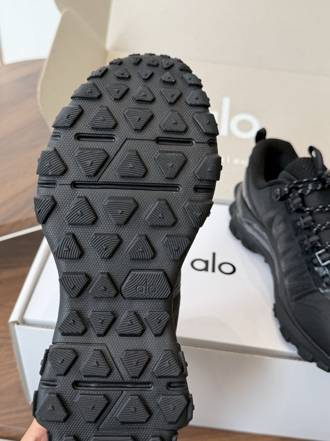 alo26ss 春夏新款 厚底舒适 情侣款 休闲 运动跑步瑜伽鞋alo比耐克更懂女生!上脚超级百搭!而且 alo26ss 春夏新款 厚底舒适 情侣款 休闲 运动跑步瑜伽鞋alo比耐克更懂女生!上脚超级百搭!而且