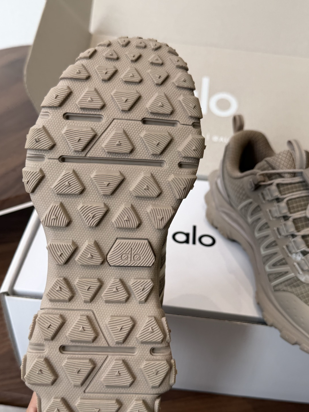 alo26ss 春夏新款 厚底舒适 情侣款 休闲 运动跑步瑜伽鞋alo比耐克更懂女生！上脚超级百搭！而且