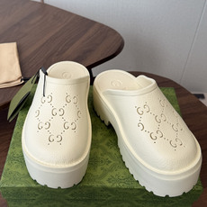 Gucci 古驰26 ss 春夏爆款松糕凉拖系列… GUCCI松糕半拖,摇摇防滑厚底2026夏季新款黑马 Gucci 古驰26 ss 春夏爆款松糕凉拖系列… GUCCI松糕半拖,摇摇防滑厚底2026夏季新款黑马