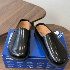 Birkenstock 26ss 新款 勃肯 情侣款 包头拖 这个品牌刚出我就心动了代购找很久才买到货, Birkenstock 26ss 新款 勃肯 情侣款 包头拖 这个品牌刚出我就心动了代购找很久才买到货,