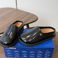 Birkenstock 26ss 新款 勃肯 情侣款 包头拖 这个品牌刚出我就心动了代购找很久才买到货, Birkenstock 26ss 新款 勃肯 情侣款 包头拖 这个品牌刚出我就心动了代购找很久才买到货,