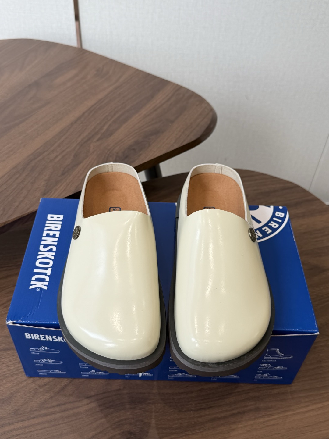 Birkenstock 26ss 新款 勃肯 情侣款 包头拖 这个品牌刚出我就心动了代购找很久才买到货，