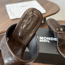 (高跟)小众品牌LE MONDE慵懒风夹趾高跟凉拖 全鞋内里+脚床均采用透气亲肤软皮内里,搭配加厚人体工 (高跟)小众品牌LE MONDE慵懒风夹趾高跟凉拖 全鞋内里+脚床均采用透气亲肤软皮内里,搭配加厚人体工