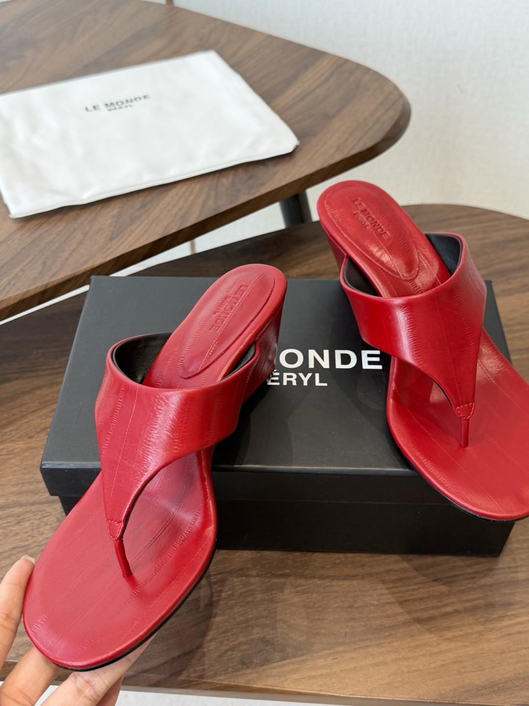 （高跟）小众品牌LE MONDE慵懒风夹趾高跟凉拖 全鞋内里+脚床均采用透气亲肤软皮内里，搭配加厚人体工