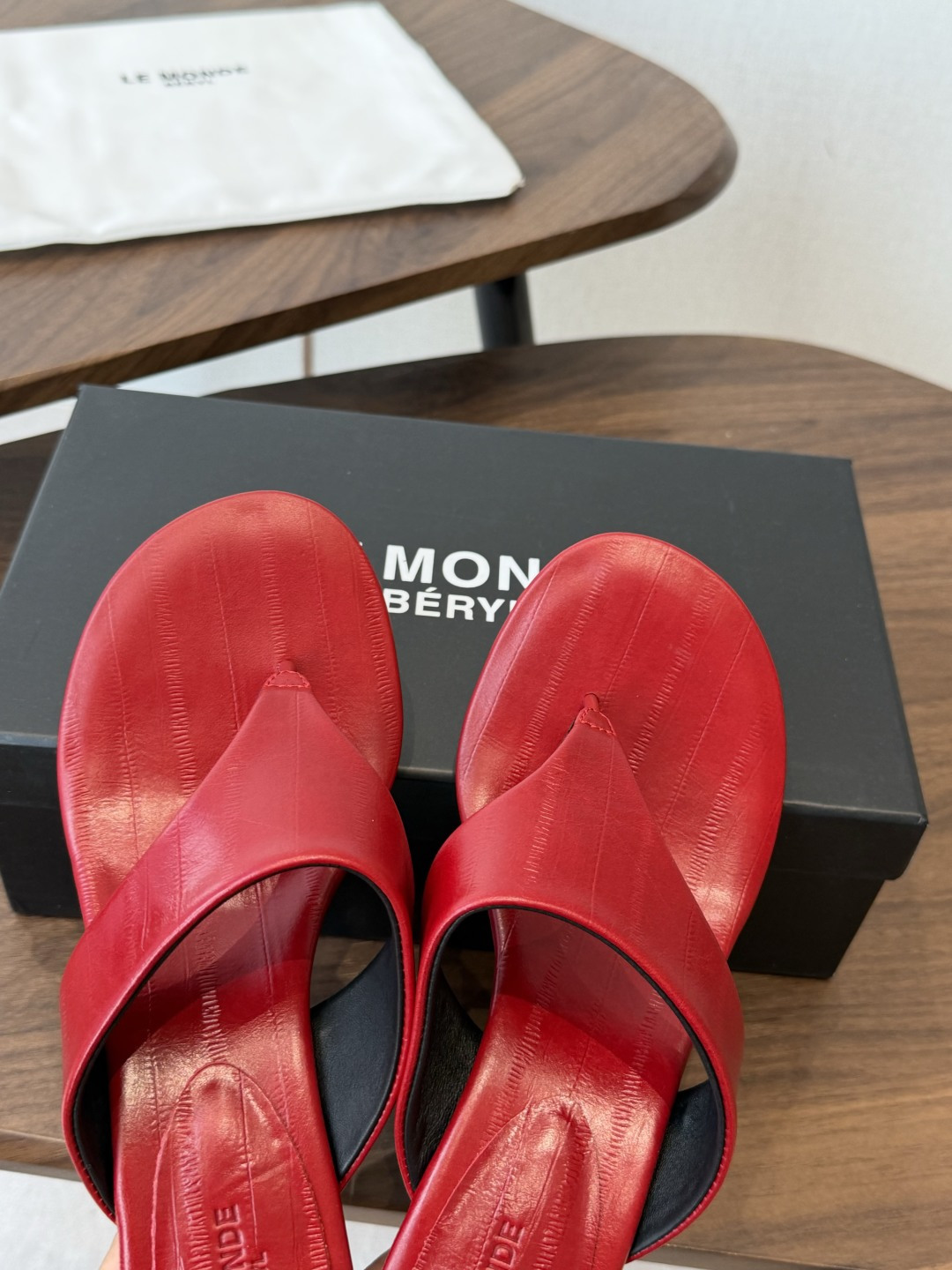 （高跟）小众品牌LE MONDE慵懒风夹趾高跟凉拖 全鞋内里+脚床均采用透气亲肤软皮内里，搭配加厚人体工