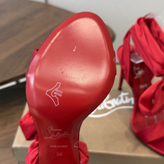 Christian Louboutin 春夏新款时装走秀芭蕾蝴蝶结高跟单鞋 CL红底永远的YYDS 𝐶ℎ Christian Louboutin 春夏新款时装走秀芭蕾蝴蝶结高跟单鞋 CL红底永远的YYDS 𝐶ℎ