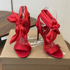 Christian Louboutin 春夏新款时装走秀芭蕾蝴蝶结高跟单鞋 CL红底永远的YYDS 𝐶ℎ Christian Louboutin 春夏新款时装走秀芭蕾蝴蝶结高跟单鞋 CL红底永远的YYDS 𝐶ℎ