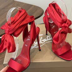 Christian Louboutin 春夏新款时装走秀芭蕾蝴蝶结高跟单鞋 CL红底永远的YYDS 𝐶ℎ Christian Louboutin 春夏新款时装走秀芭蕾蝴蝶结高跟单鞋 CL红底永远的YYDS 𝐶ℎ
