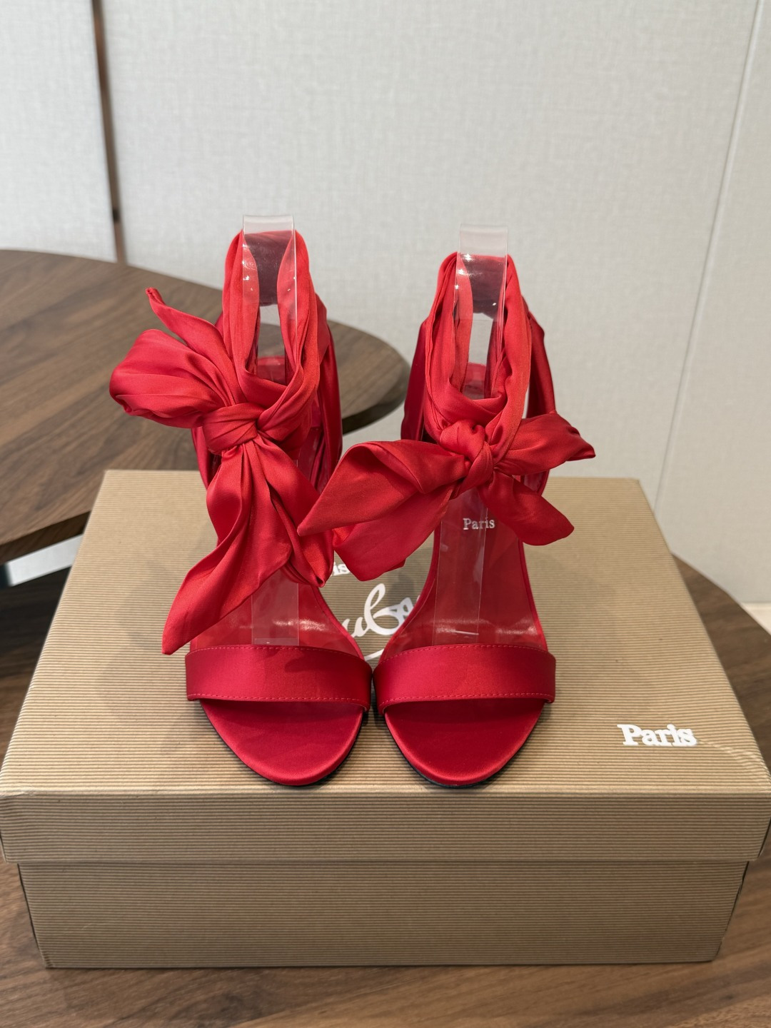 Christian Louboutin 春夏新款时装走秀芭蕾蝴蝶结高跟单鞋 CL红底永远的YYDS 𝐶ℎ