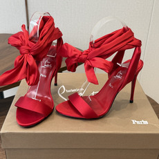 Christian Louboutin 春夏新款时装走秀芭蕾蝴蝶结高跟单鞋 CL红底永远的YYDS 𝐶ℎ Christian Louboutin 春夏新款时装走秀芭蕾蝴蝶结高跟单鞋 CL红底永远的YYDS 𝐶ℎ