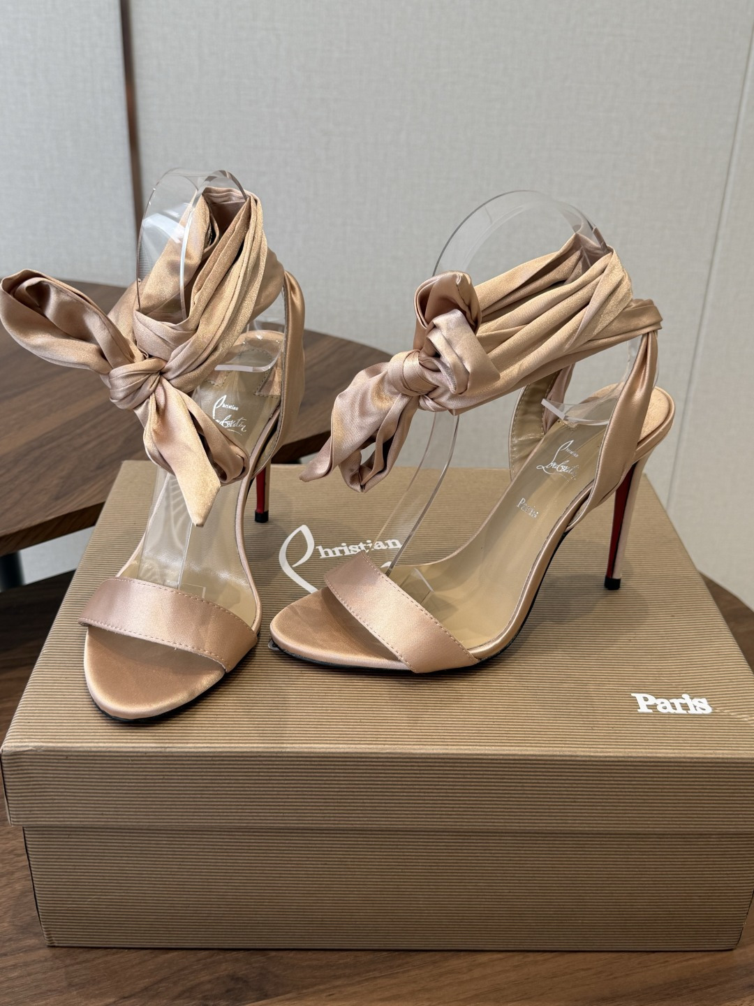Christian Louboutin 春夏新款时装走秀芭蕾蝴蝶结高跟单鞋 CL红底永远的YYDS 𝐶ℎ