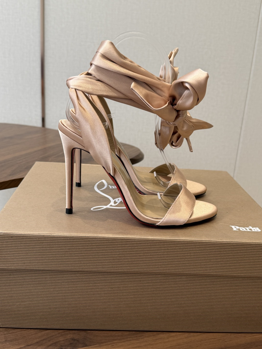Christian Louboutin 春夏新款时装走秀芭蕾蝴蝶结高跟单鞋 CL红底永远的YYDS 𝐶ℎ
