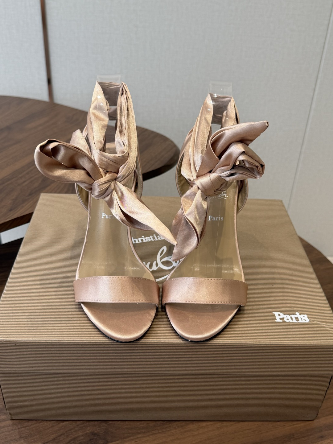 Christian Louboutin 春夏新款时装走秀芭蕾蝴蝶结高跟单鞋 CL红底永远的YYDS 𝐶ℎ
