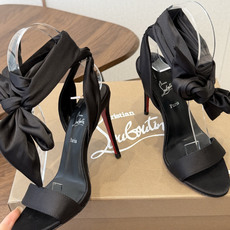 Christian Louboutin 春夏新款时装走秀芭蕾蝴蝶结高跟单鞋 CL红底永远的YYDS 𝐶ℎ Christian Louboutin 春夏新款时装走秀芭蕾蝴蝶结高跟单鞋 CL红底永远的YYDS 𝐶ℎ