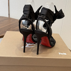 Christian Louboutin 春夏新款时装走秀芭蕾蝴蝶结高跟单鞋 CL红底永远的YYDS 𝐶ℎ Christian Louboutin 春夏新款时装走秀芭蕾蝴蝶结高跟单鞋 CL红底永远的YYDS 𝐶ℎ
