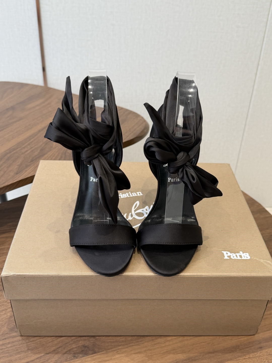 Christian Louboutin 春夏新款时装走秀芭蕾蝴蝶结高跟单鞋 CL红底永远的YYDS 𝐶ℎ