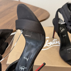 Christian Louboutin 春夏新款时装走秀芭蕾蝴蝶结高跟单鞋 CL红底永远的YYDS 𝐶ℎ Christian Louboutin 春夏新款时装走秀芭蕾蝴蝶结高跟单鞋 CL红底永远的YYDS 𝐶ℎ
