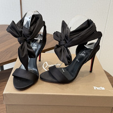 Christian Louboutin 春夏新款时装走秀芭蕾蝴蝶结高跟单鞋 CL红底永远的YYDS 𝐶ℎ Christian Louboutin 春夏新款时装走秀芭蕾蝴蝶结高跟单鞋 CL红底永远的YYDS 𝐶ℎ